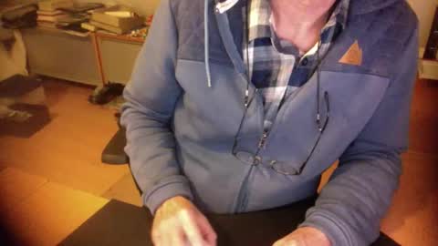 Snapshot of amor2200 chatting on 11/08/25, 03:56 Amor2200 online show from 11/08/25, 03:56