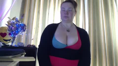 amorelara online show from 06/15/26, 05:31