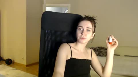 Snapshot of amoremeoww chatting on 12/31/24, 03:20 miss unforgettable online show from 12/31/24, 03:20