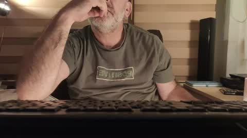 Snapshot of amorlin chatting on 04/03/26, 07:23 AmorLin online show from 04/03/26, 07:23