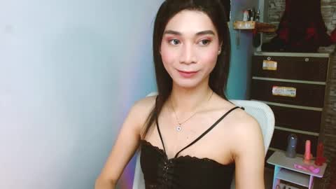 Snapshot of amorous_tina chatting on 12/17/25, 04:13 Tina online show from 12/17/25, 04:13