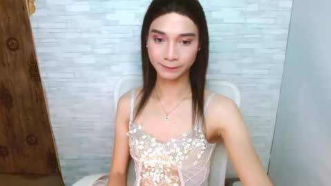 Snapshot of amorous_tina chatting on 02/02/26, 05:00 Tina online show from 02/02/26, 05:00