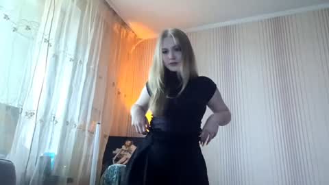 Snapshot of amparoerlandson chatting on 05/13/26, 06:33 amparoerlandson online show from 05/13/26, 06:33