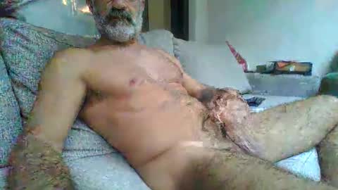 Snapshot of amram1985 chatting on 11/16/25, 05:46 amram1985 online show from 11/16/25, 05:46