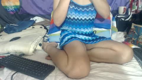 Snapshot of amuy_amuy chatting on 06/19/26, 02:38 Amuy online show from 06/19/26, 02:38