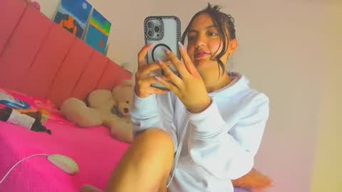 Snapshot of amy1cute chatting on 01/07/26, 04:09 Amy online show from 01/07/26, 04:09