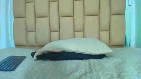 amy__wats0n online show from 02/01/25, 01:23