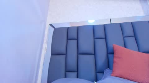 amy__wats0n online show from 04/25/26, 07:00