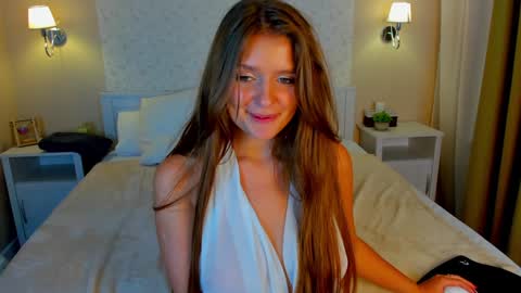 Snapshot of amy__wood chatting on 12/19/24, 03:29 AmyGMT 2 Mon-Sun 0300am-0900am online show from 12/19/24, 03:29