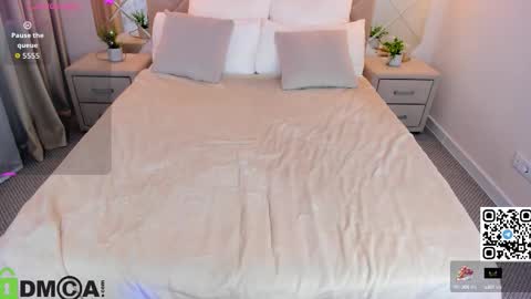 Snapshot of amy__wood chatting on 09/24/25, 08:17 AmyGMT 2 Mon-Sun 0300am-0900am online show from 09/24/25, 08:17