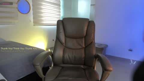 Snapshot of amy_queen7 chatting on 09/22/25, 12:18 Help me reach 150 likes online show from 09/22/25, 12:18