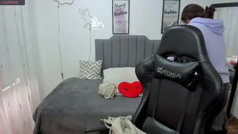 Amy sophia 3 online show from 09/19/25, 12:17