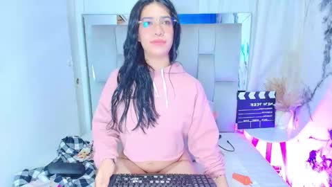 Snapshot of amy_swann chatting on 03/28/26, 01:11 Amy online show from 03/28/26, 01:11