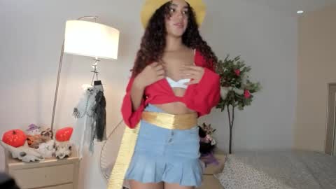 Snapshot of amy_sweetheat__ chatting on 10/30/25, 01:23 Amely online show from 10/30/25, 01:23