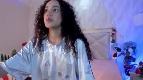 Snapshot of amy_sweetheat__ chatting on 11/28/25, 01:14 Amely online show from 11/28/25, 01:14