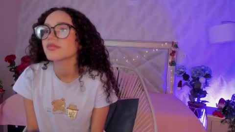 Snapshot of amy_sweetheat__ chatting on 11/29/25, 01:58 Amely online show from 11/29/25, 01:58