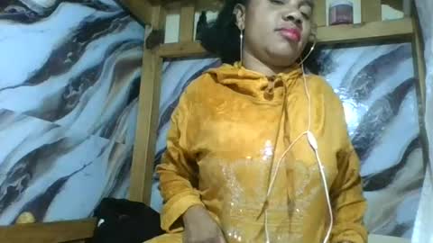Snapshot of amyatche chatting on 06/25/26, 05:28 Amyatche online show from 06/25/26, 05:28