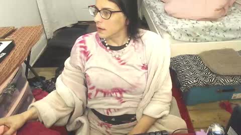 Trashely Gimpson online show from 02/16/25, 10:21