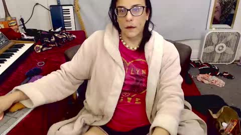 Trashely Gimpson online show from 10/28/25, 09:02