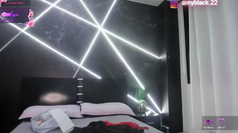 Snapshot of amyblack__ chatting on 01/09/25, 03:36 Amy online show from 01/09/25, 03:36