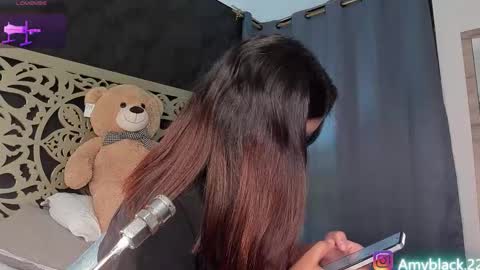 Snapshot of amyblack__ chatting on 11/10/25, 12:42 Amy online show from 11/10/25, 12:42