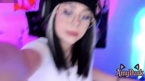 Snapshot of amydark chatting on 04/28/26, 11:21 Amy online show from 04/28/26, 11:21