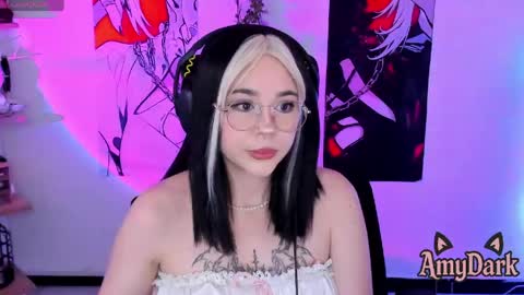 Snapshot of amydark chatting on 04/30/26, 08:26 Amy online show from 04/30/26, 08:26