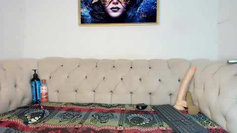 Snapshot of amydelahoz_8 chatting on 02/12/25, 04:01 Amy Kamila online show from 02/12/25, 04:01