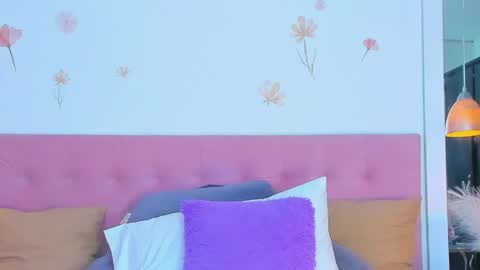 Amyevaans1 online show from 05/12/26, 09:34