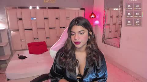 amyevan_ online show from 12/03/25, 09:35