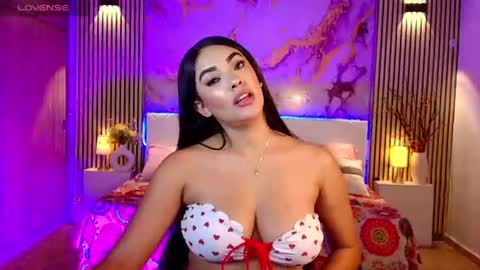 amyjohnsonn online show from 06/18/26, 06:02