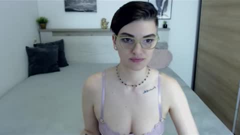 Snapshot of amylexy chatting on 04/05/26, 12:52 Hi there guys My pleasure in your hands pvt is open online show from 04/05/26, 12:52