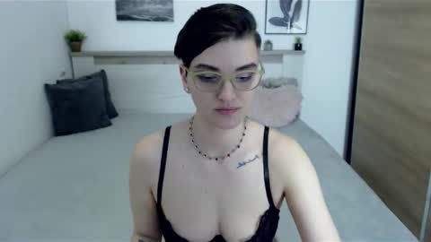 Snapshot of amylexy chatting on 04/05/26, 01:52 Hi there guys My pleasure in your hands pvt is open online show from 04/05/26, 01:52