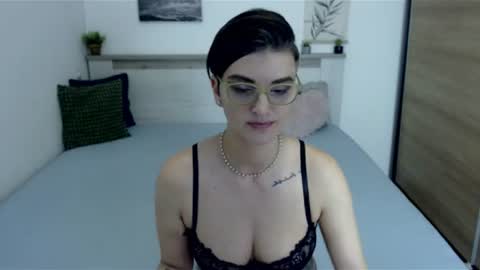 Snapshot of amylexy chatting on 07/16/26, 06:58 Hi there guys My pleasure in your hands pvt is open online show from 07/16/26, 06:58