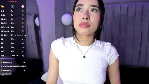 Snapshot of amyolimpo chatting on 02/04/25, 07:51 Amy ... Nice to meet u thumb up me please its important online show from 02/04/25, 07:51