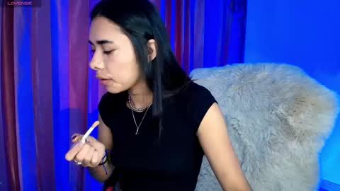 Snapshot of amyolimpo chatting on 09/10/25, 02:22 Amy ... Nice to meet u thumb up me please its important online show from 09/10/25, 02:22