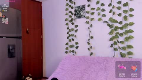 Snapshot of amypond__ chatting on 01/31/25, 04:38 Amy online show from 01/31/25, 04:38