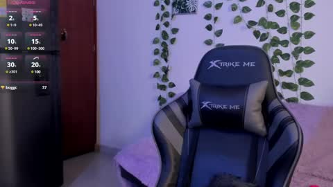 Snapshot of amypond__ chatting on 03/05/25, 08:21 Amy online show from 03/05/25, 08:21