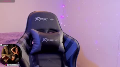 Snapshot of amypond__ chatting on 10/24/25, 10:33 Amy online show from 10/24/25, 10:33