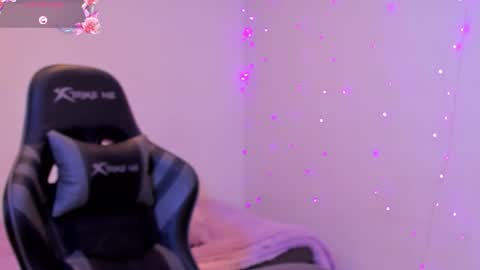 Snapshot of amypond__ chatting on 11/06/25, 07:59 Amy online show from 11/06/25, 07:59