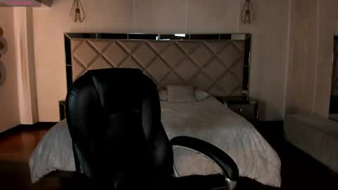 AMY R  online show from 05/25/26, 12:16