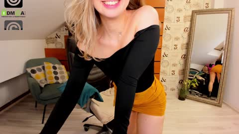 Snapshot of amyrossie chatting on 01/24/25, 04:28 AmyRossie online show from 01/24/25, 04:28