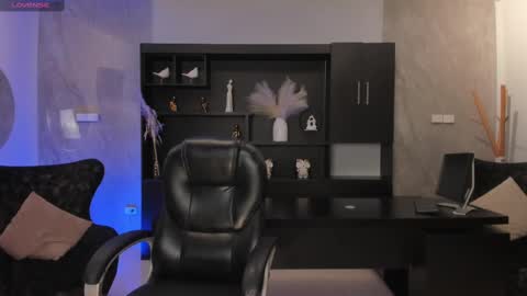 Snapshot of amywalker_ chatting on 03/10/25, 10:04 AMY WALKER online show from 03/10/25, 10:04
