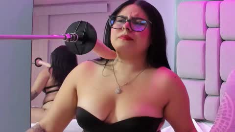 amywhitte_ online show from 11/30/25, 07:29