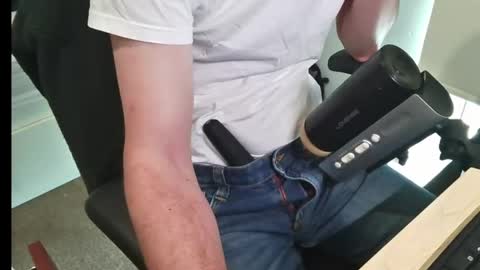 A online show from 05/01/26, 08:41