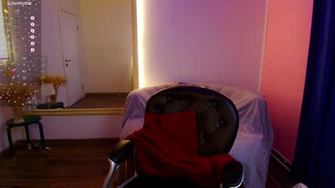 Snapshot of an6elica chatting on 02/07/25, 03:01 Angie online show from 02/07/25, 03:01