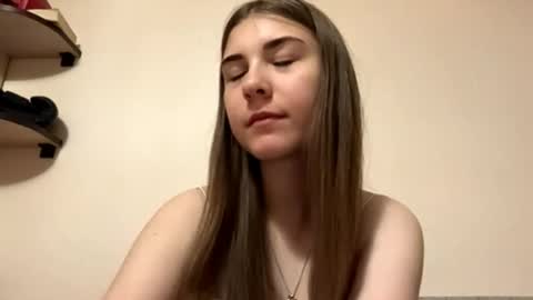 an foxis71 online show from 04/19/26, 04:39