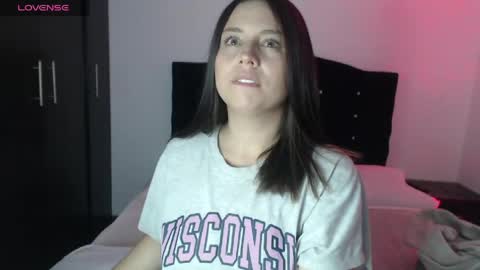 Snapshot of ana_arms_ chatting on 04/27/26, 05:55 ana_arms_ online show from 04/27/26, 05:55