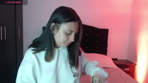 Snapshot of ana_arms_ chatting on 04/30/26, 04:46 ana_arms_ online show from 04/30/26, 04:46