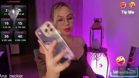 Snapshot of ana_becker1 chatting on 04/10/26, 11:53 Ana online show from 04/10/26, 11:53